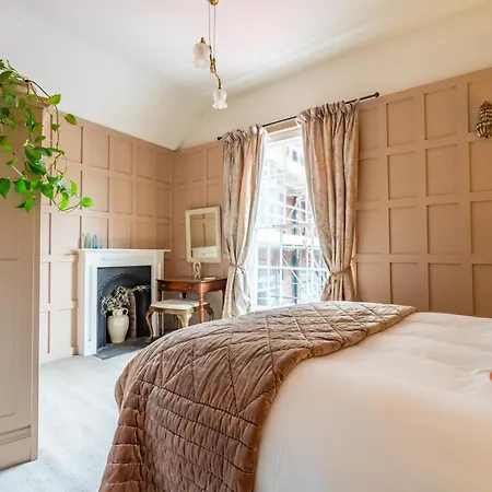 Chez Mannion Apartment York