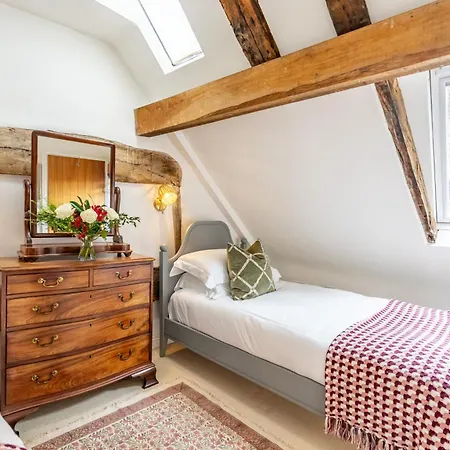 Chez Mannion Apartment